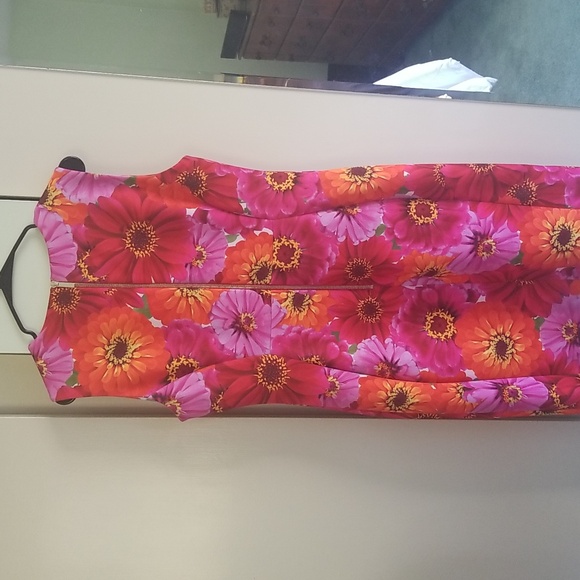 Dress - Picture 2 of 2